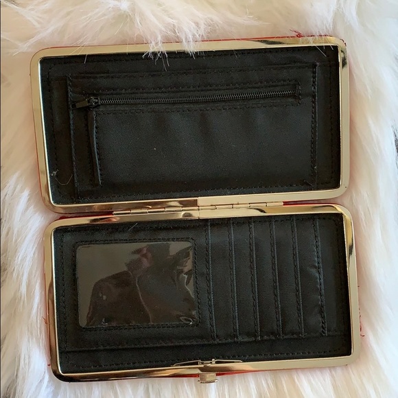 💝FREE ADD-ON💝 Red Sequin Clutch Wallet - Picture 4 of 9